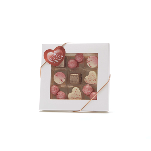 Valentin Æske Med Desserthjerter og Dragée 